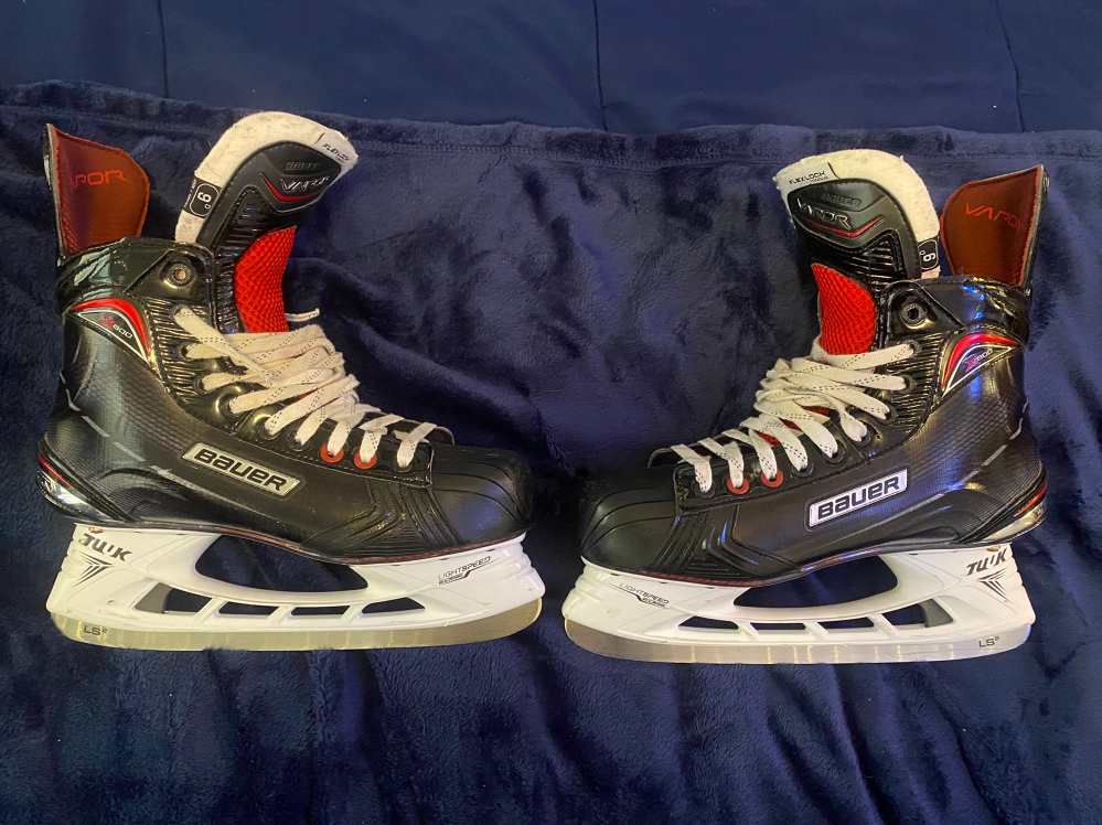 Senior Bauer Size 9 Vapor X800 Hockey Skates (BARELY USED)