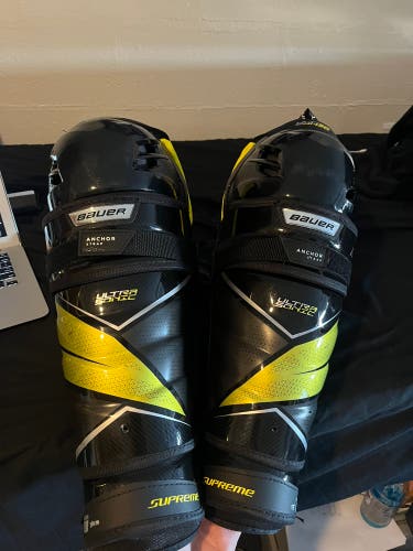 Bauer Supreme ultrasonic Shin Pads