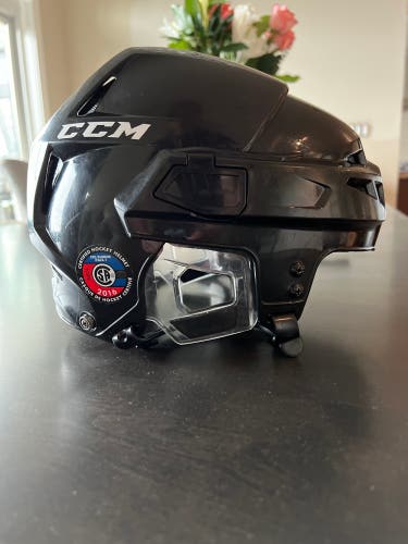 Used Medium CCM  Vector V10 Helmet