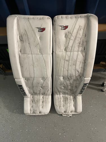 Used 35" Vaughn  Vaughn V7 Pro XR Goalie Leg Pads