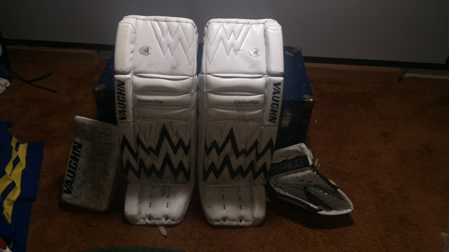 Used Pro Stock Vaughn 38” V4  A Regular Ventus LT90  Glove / SLR Ventus Carbon Pro Stock