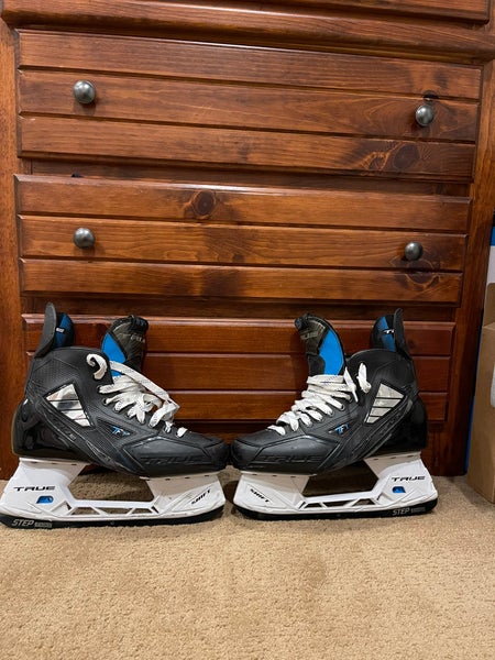 Senior True Regular Width  Size 9.5 TF7 Hockey Skates