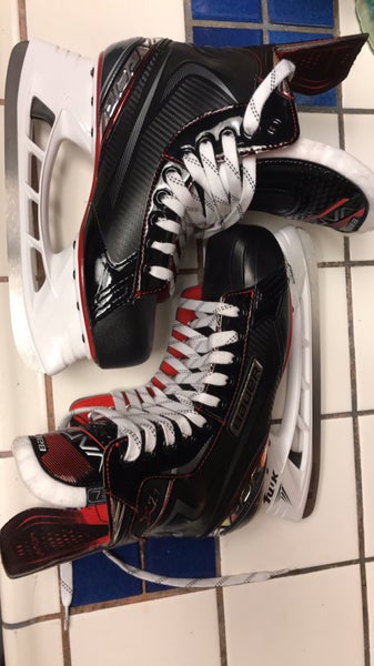Senior Bauer Regular Width Size 7.5 Vapor X2.7 Hockey Skates