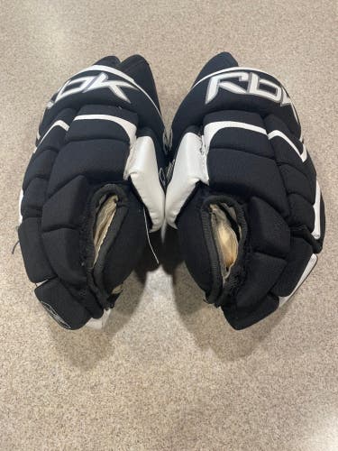 Used Reebok 3K Gloves 13"