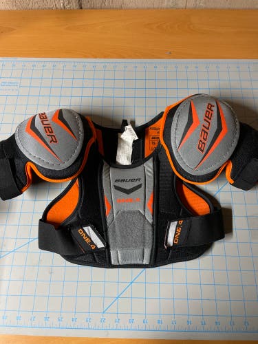 Used Large Bauer  Supreme One.4 Shoulder Pads