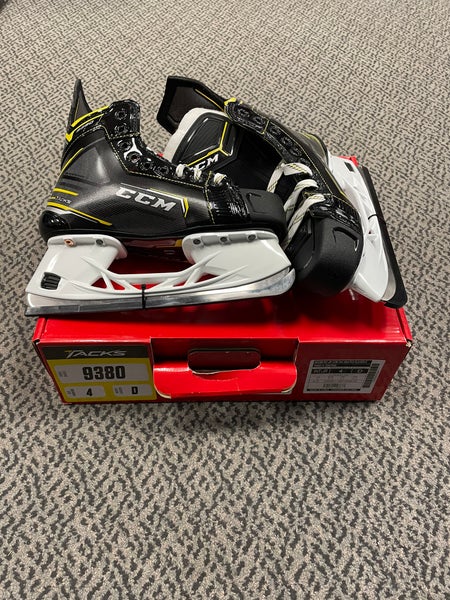CCM Tacks 9380 size 4 regular width skate