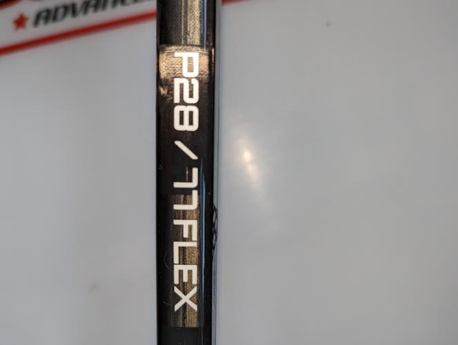 Senior P28 77 Flex Righty Bauer Vapor Hyperlite with Griptac coating for better control, used 2x