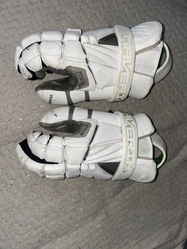 Used Maverik 13" Max Goalie Gloves