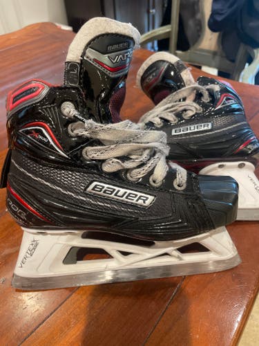 Used Bauer vapor x900 Hockey Goalie Skates Regular Width Size 1.5