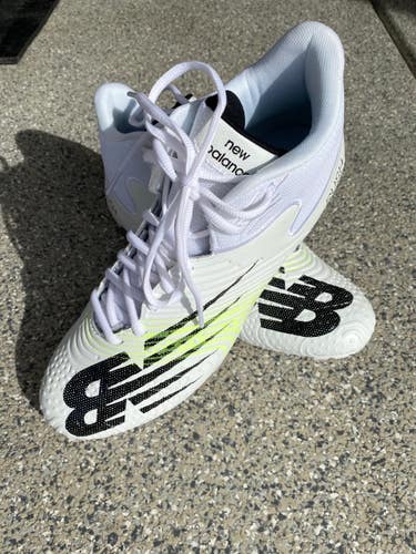 White Men's Adult New Size 12 (Women's 13) Molded Cleats New Balance Mid Rush