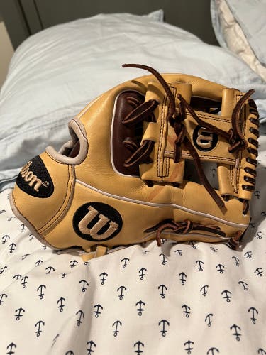 A2000 Baseball Glove