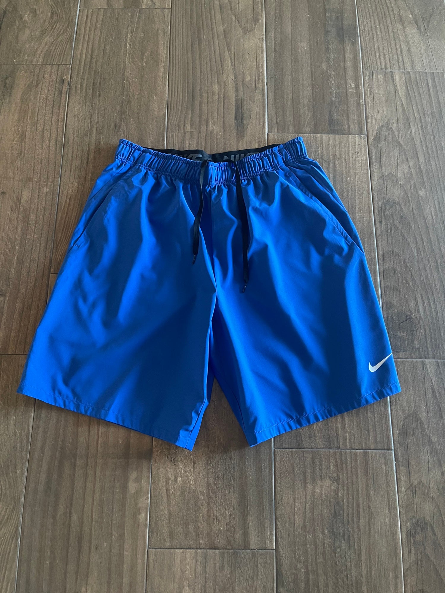 mens nike shorts size large