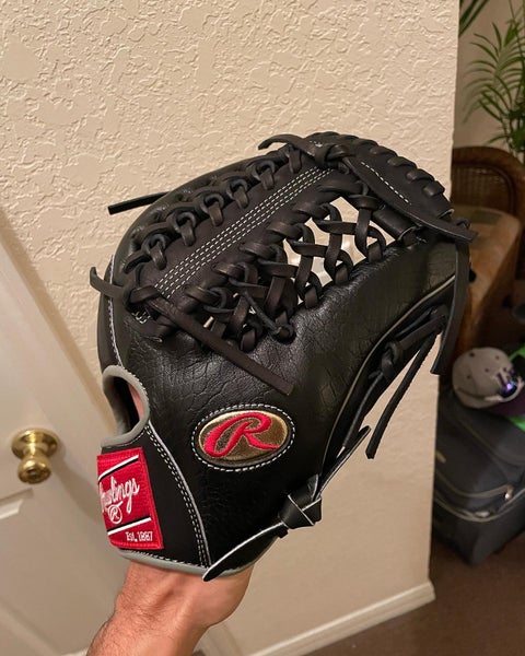 Lot Of Exclusive Rawlings Heart Of The Hides