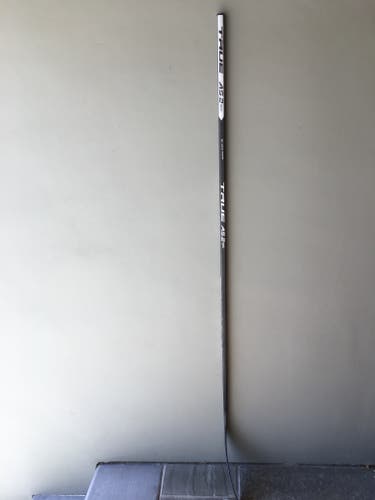 Senior Used Right Handed True A5.2 SBP Hockey Stick Mid Pattern