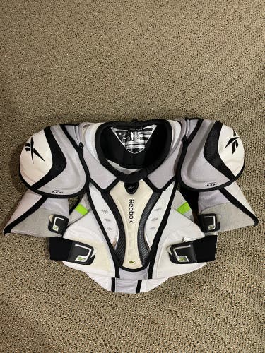Senior Small Reebok  10K Shoulder Pads