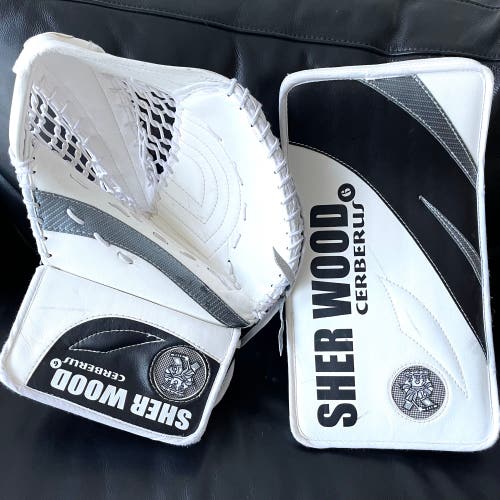 SHERWOOD SR GOALIE GLOVE + BLOCKER