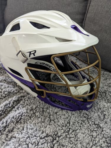 Like New Cascade R Helmet