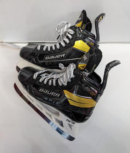 Senior New Bauer Supreme UltraSonic Hockey Skates Size 8.5 Fit 2