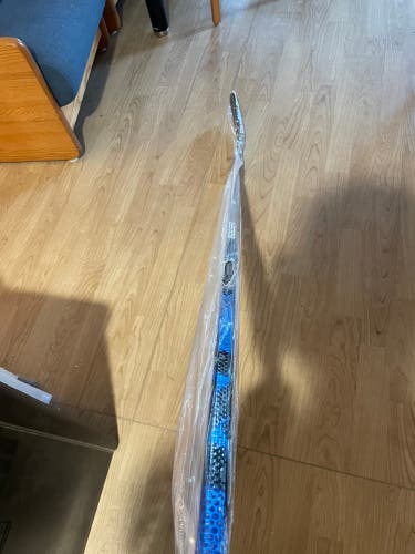 Senior Right Handed Nexus Geo Hockey Stick
