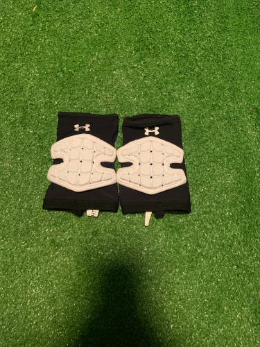 NEW MEDIUM UNDER ARMOUR VFT SLEEVE LACROSSE ELBOW CAPS