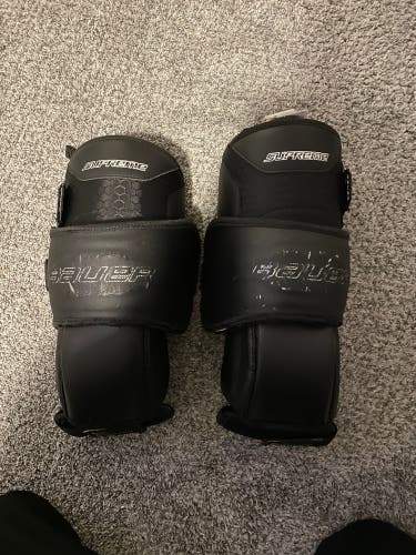 Bauer supreme goalie knee guards