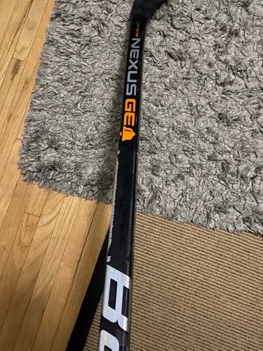 Intermediate Right Handed Toe Pattern  Nexus Geo Hockey Stick