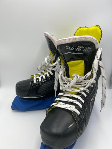 Senior Bauer Size 9 Supreme S25 Hockey Skates