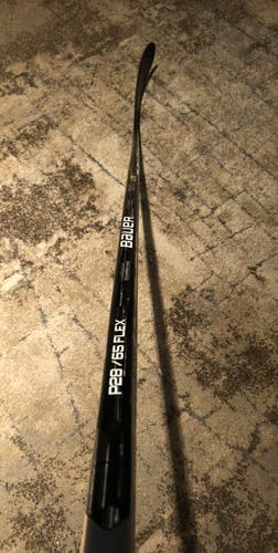 65 flex Bauer Vapor Hyperlite Left P28 Hockey Stick