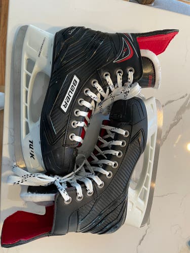 Junior Bauer Regular Width  Size 5 Bauer Vapor x350  Hockey Skates