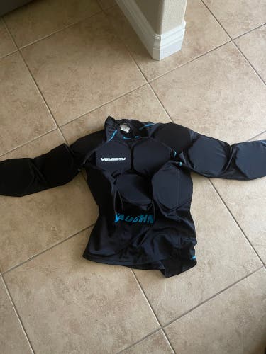 VAUGHN VELOCITY V7 PADDED GOALIE SHIRT AND PANTS - SENIOR XL