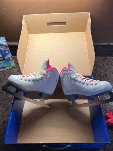 New Riedell Luna Model 18 /  Youth Size 13 Figure Skates