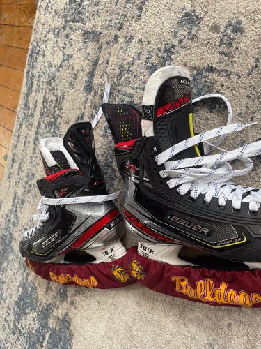 Senior Bauer Regular Width  Size 8 Vapor 2X Pro Hockey Skates