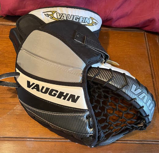 Vaughn Vault Full right glove