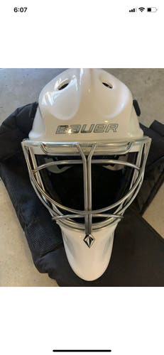 Senior Bauer  NME 8 Goalie Mask