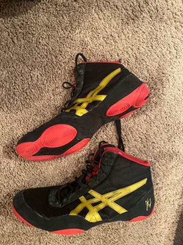 Used Asics Wrestling Shoes