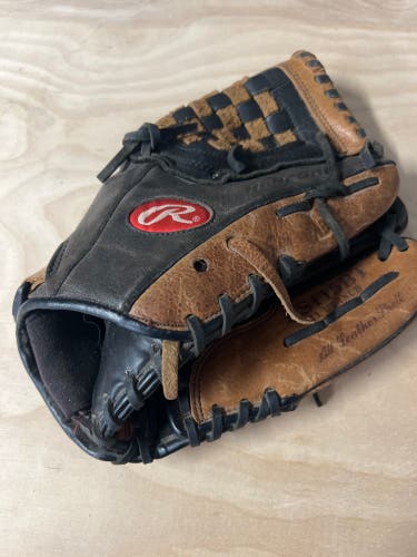 Used Right Hand Throw 11.5" Baseball Glove