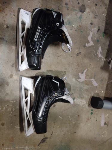 Senior Used Bauer Supreme S190 Hockey Goalie Skates Regular Width Size 8.5