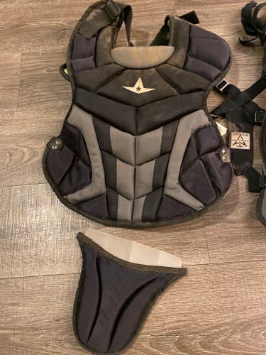 Used All Star Player's Series Catcher's Set