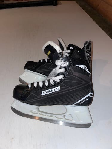 Senior Bauer Regular Width Size 8 Supreme S140 Hockey Skates
