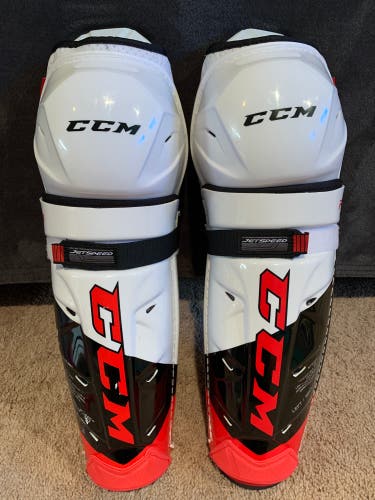 CCM Jetspeed FT4 Pro shin pad 15”