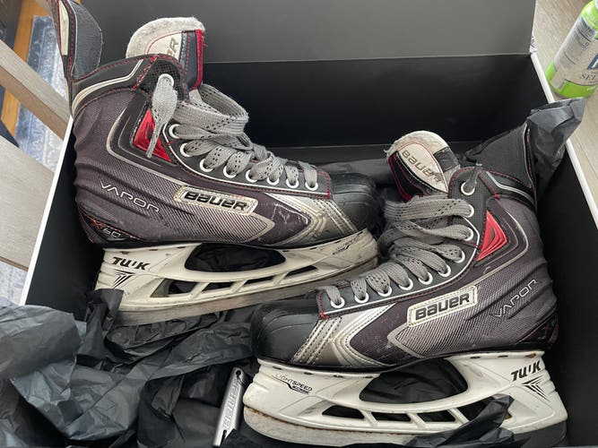 Senior Bauer Regular Width Size 7.5 Vapor X60 Hockey Skates