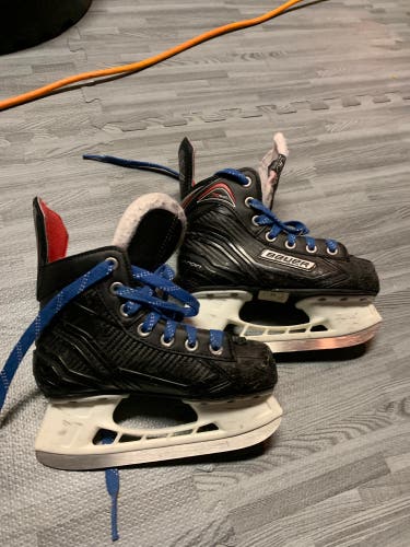 Bauer Vapor x300 youth hockey Skates