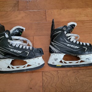 Junior Used CCM RibCor 70K Hockey Skates Regular Width Size 5