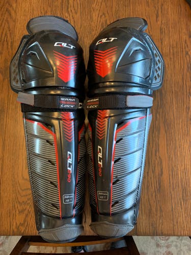 CCM QLT 290 Shin Pads Senior