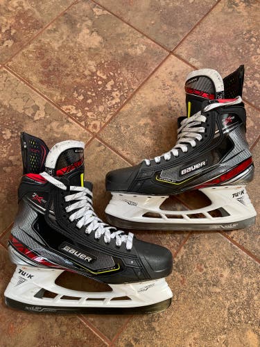 Senior Bauer Regular Width  Size 10.5 Vapor 2X Pro Hockey Skates