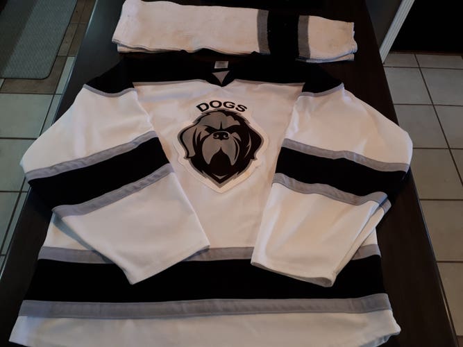 LA KINGS STYLE HOME/AWAY XL JERSEY / SOCKS COMBO Men's XL Jersey