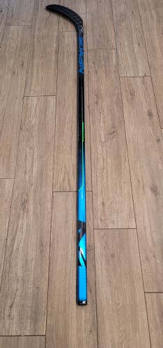 New Senior Bauer Right Handed Nexus Geo Hockey Stick Mid Pattern