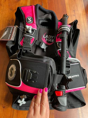 NEW ScubaPro LadyHawk BCD - Size ML