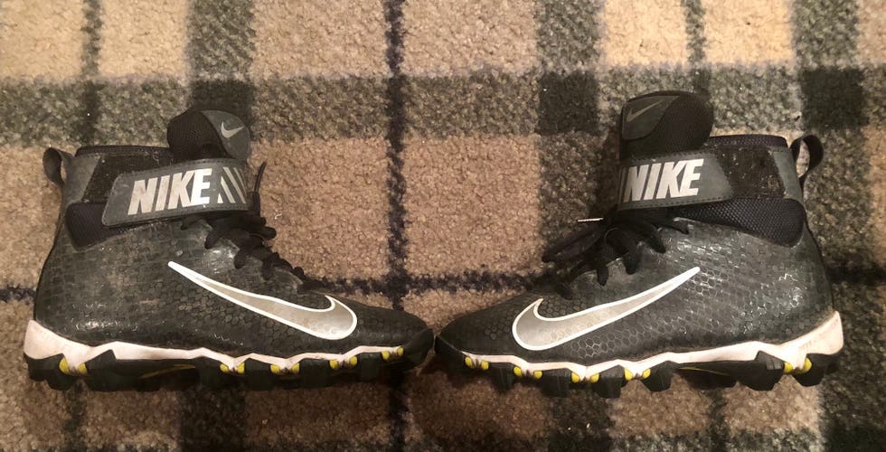 Nike Strike Youth Lacrosse Cleats Black / White Hightop 3 Y