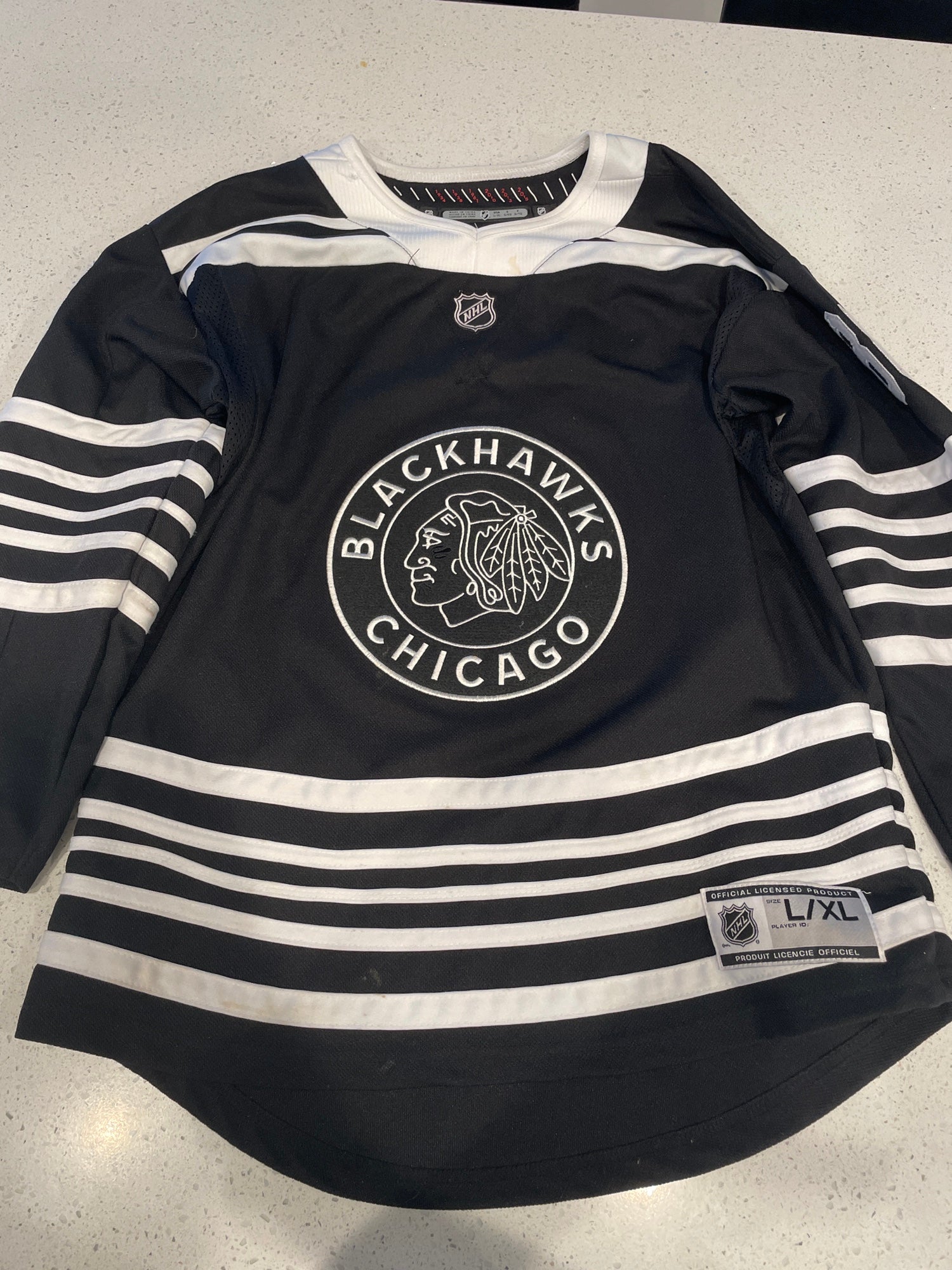Chicago Blackhawks YOUTH 2019 Winter Classic Breakaway Jersey Size L / XL